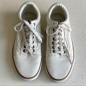 White canvas low top Old Skool Vans